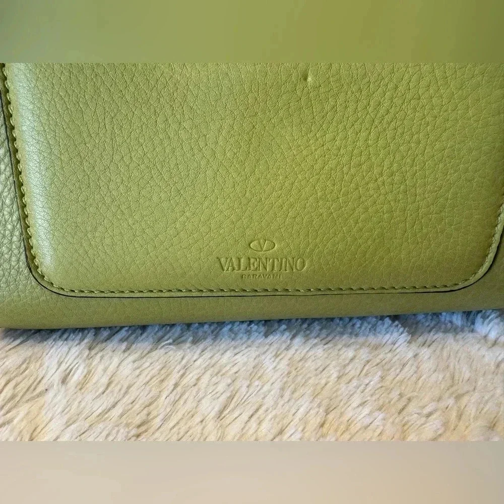Valentino Garavani Rockstud Chartreuse Pebbled Leather Satchel Bag – EUC